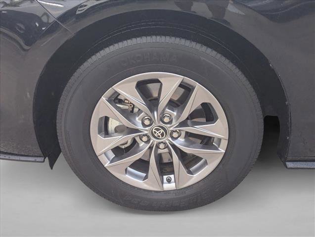 Certified 2023 Toyota Sienna XLE image 9