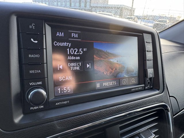 Used 2019 Dodge Grand Caravan SE w/ Rear Park Assist Package image 3