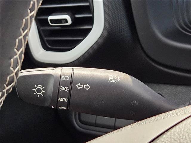 Certified 2024 Hyundai Venue Limited FWD image 26