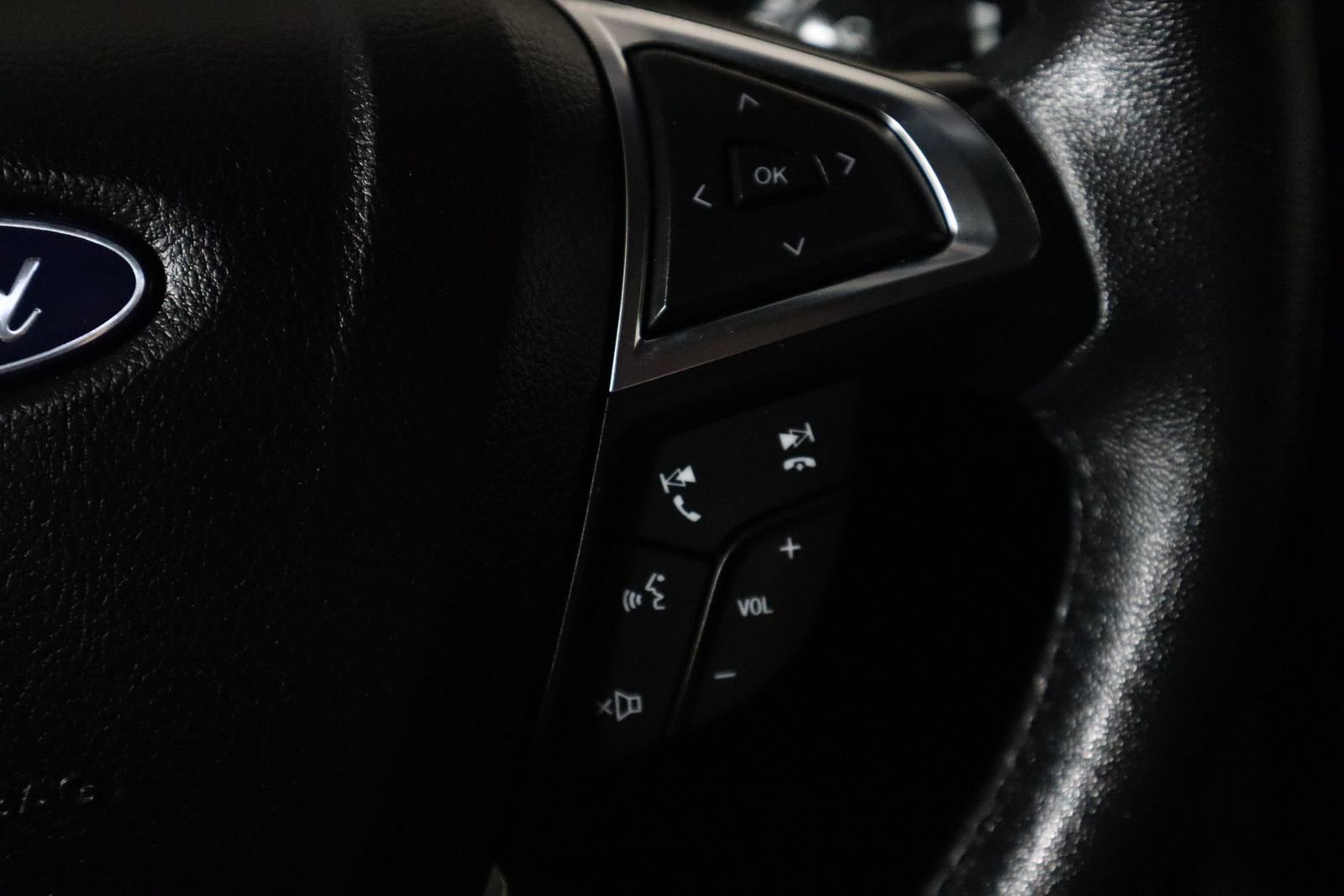 Used 2024 Ford Edge SEL image 35