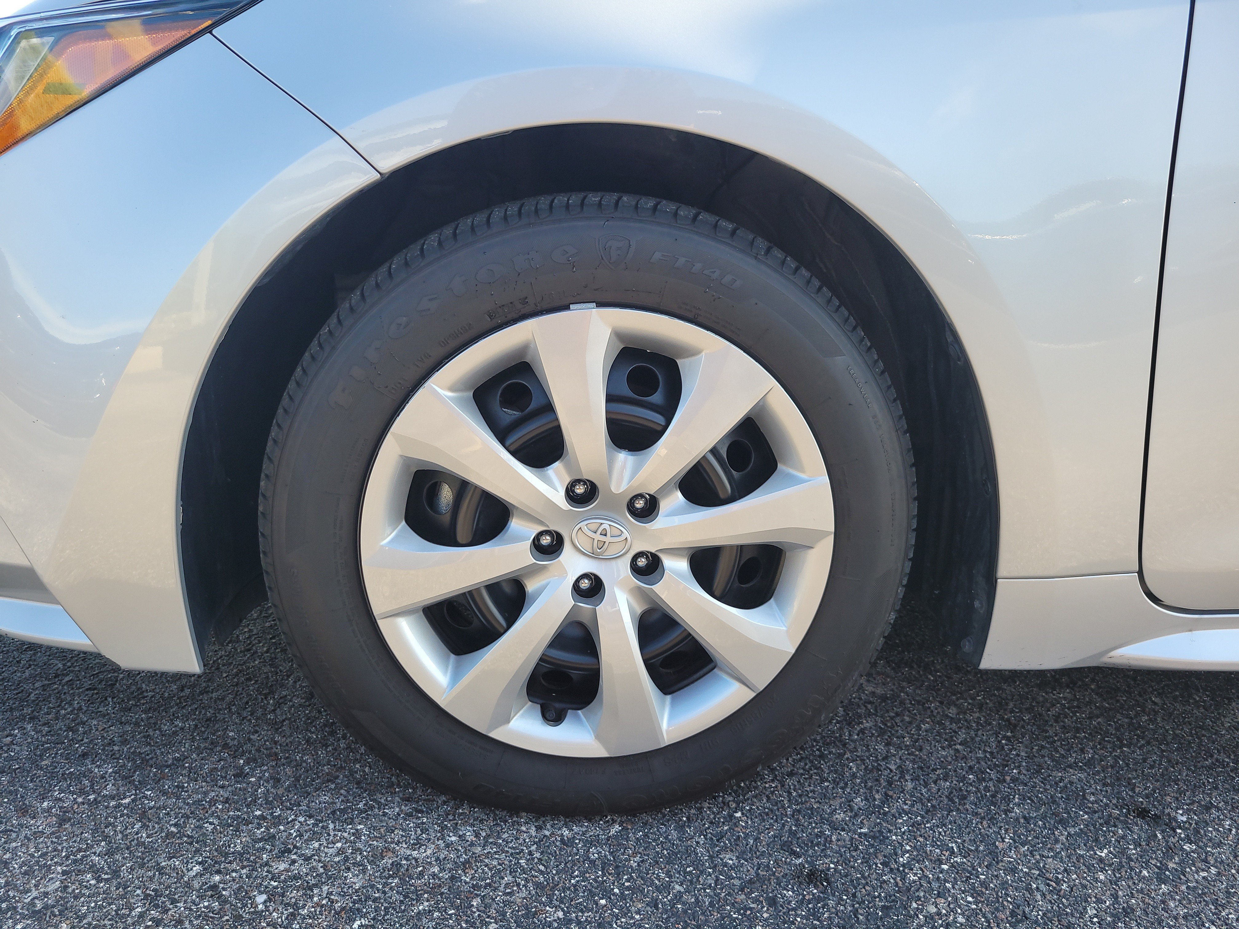 Used 2025 Toyota Corolla LE FWD image 9