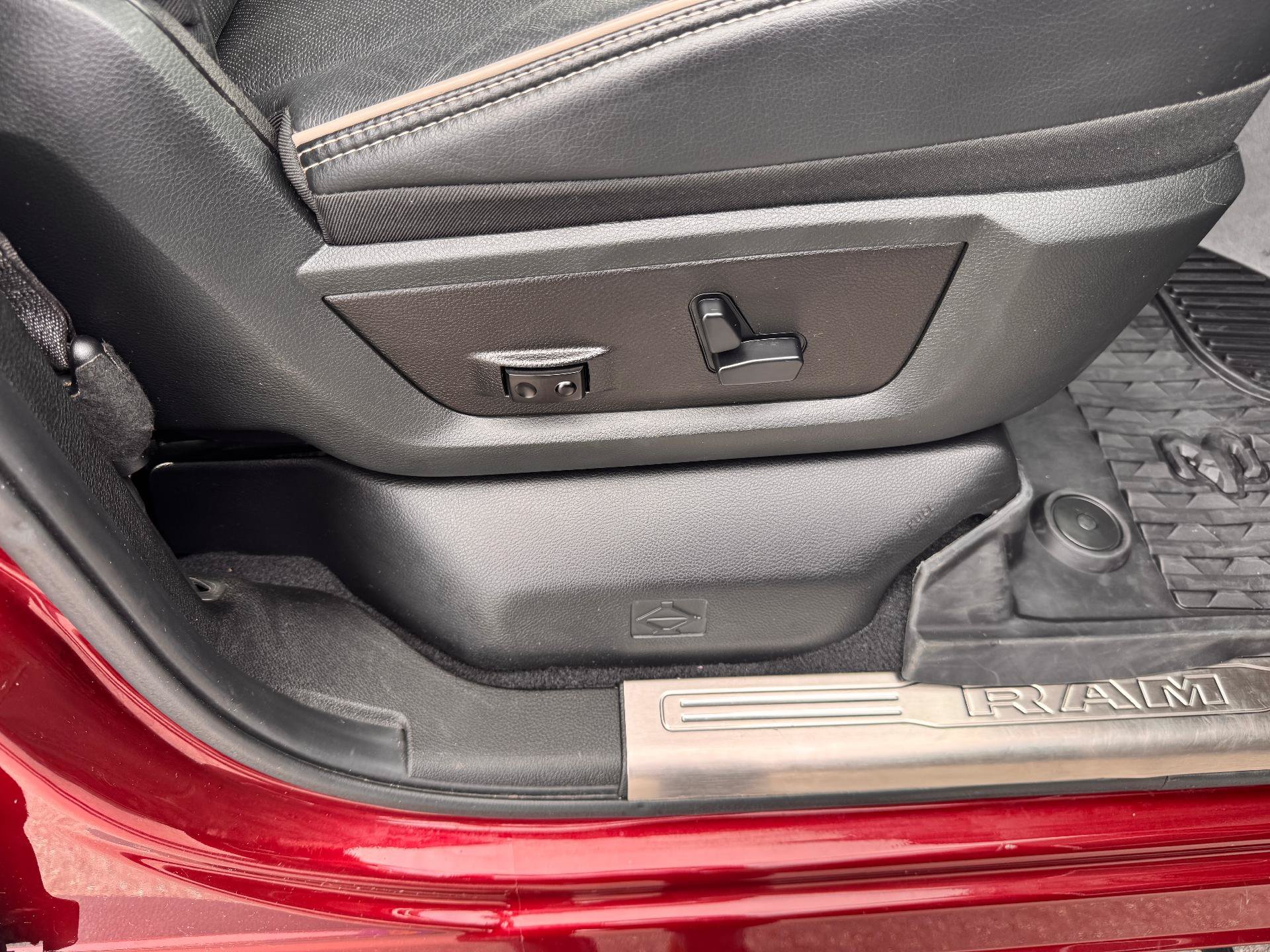 Used 2019 RAM 2500 Laramie AWD/4WD image 18