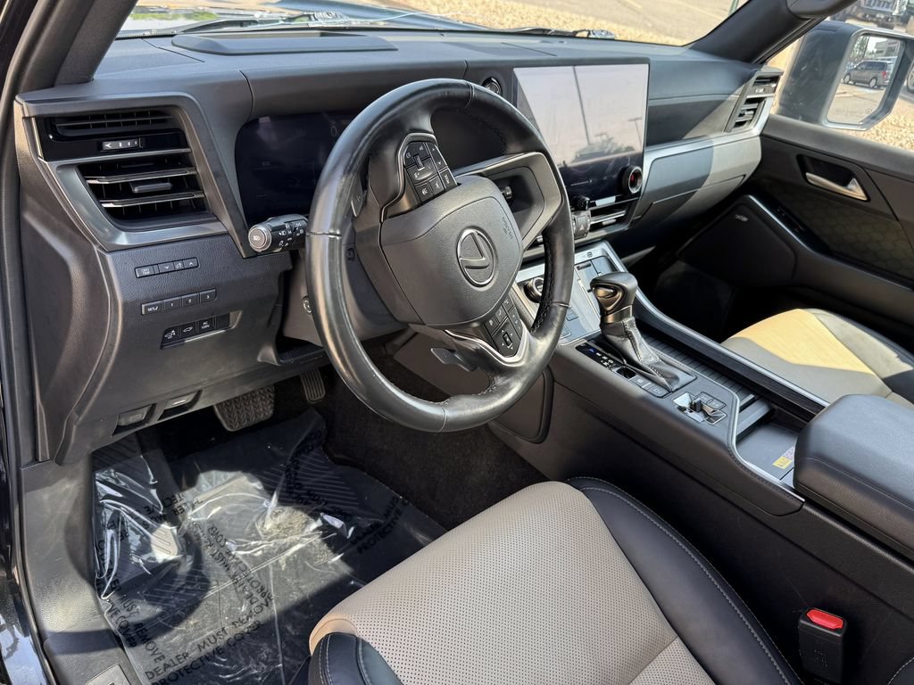 Used 2024 Lexus GX 550 AWD/4WD image 18