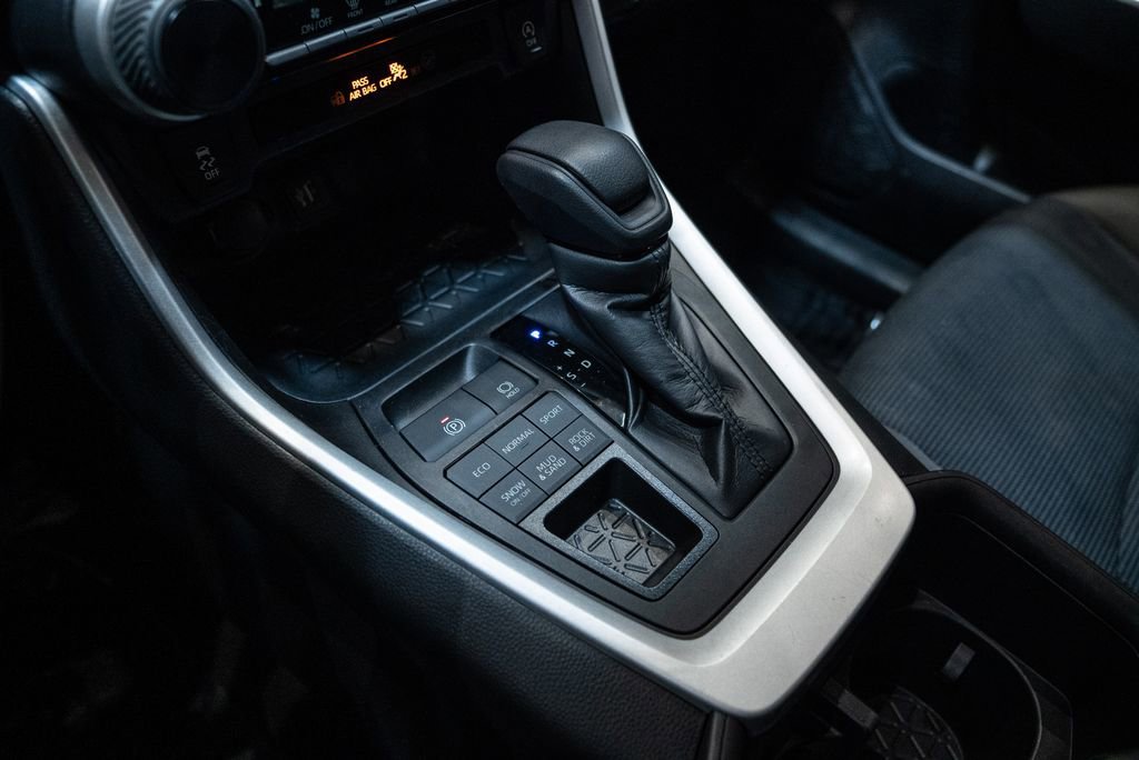 Used 2024 Toyota RAV4 LE image 27