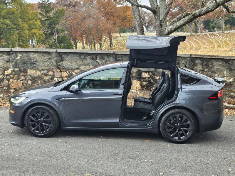 Used 2022 Tesla Model X image 9