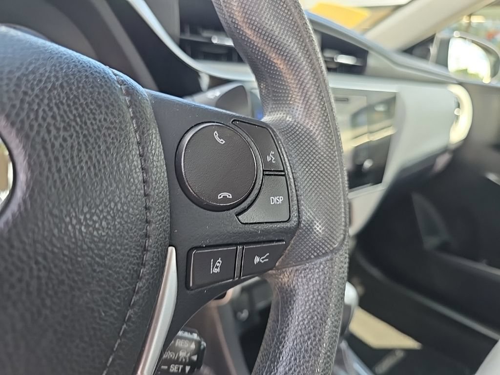 Used 2017 Toyota Corolla LE w/ Carpet Mat Package (TMS) FWD image 31