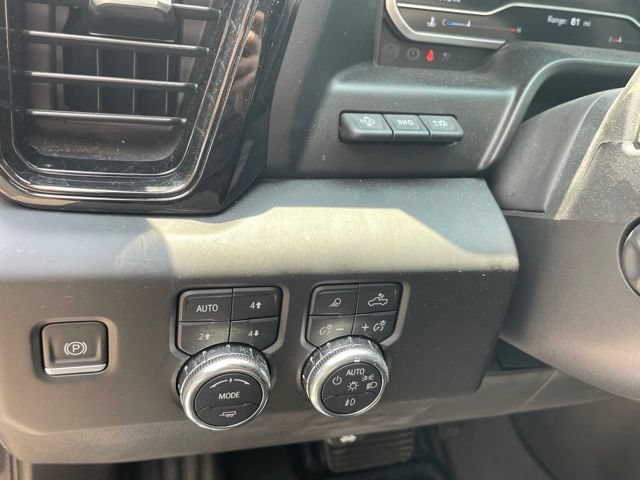 Used 2022 GMC Sierra 1500 AT4 w/ Technology Package AWD/4WD image 8