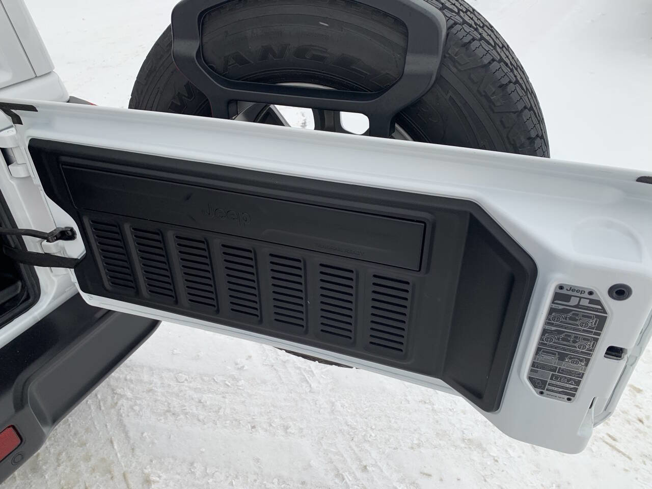 Used 2023 Jeep Wrangler Unlimited Sahara w/ LED Lighting Group image 24