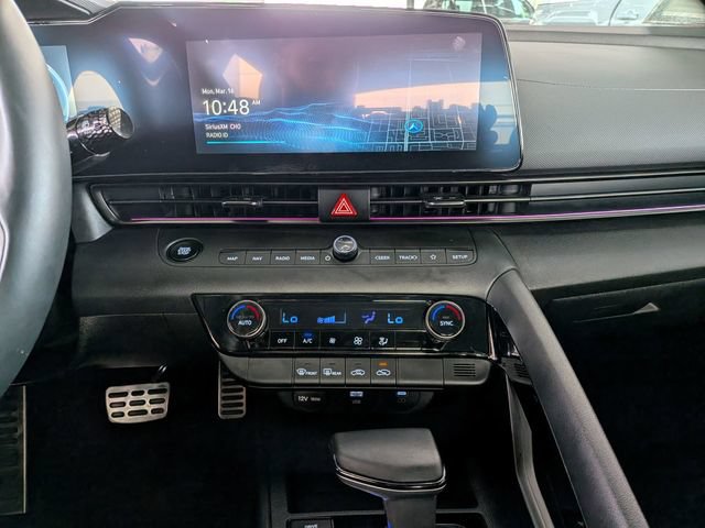Used 2025 Hyundai Elantra SEL FWD image 19