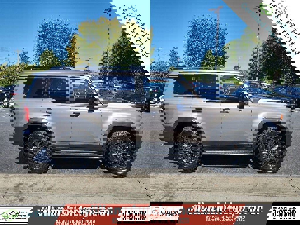 Used 2024 Toyota Land Cruiser image 10