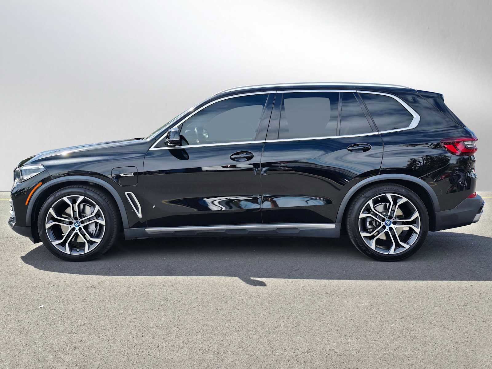 Used 2022 BMW X5 xDrive45e AWD/4WD image 6
