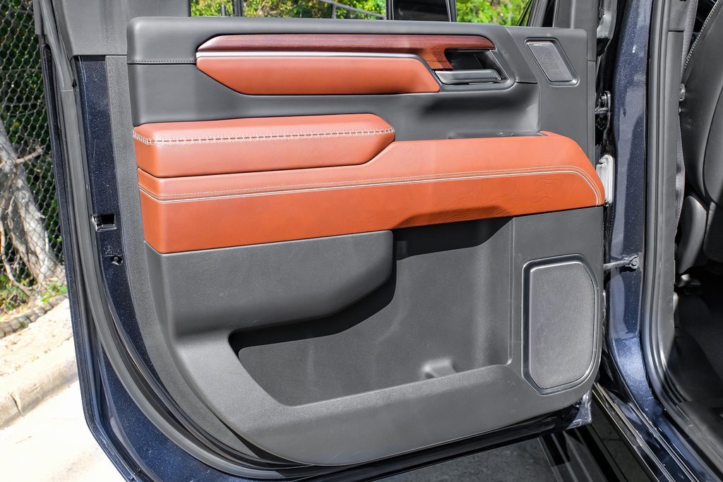 Used 2024 GMC Sierra 3500 Denali Ultimate image 47