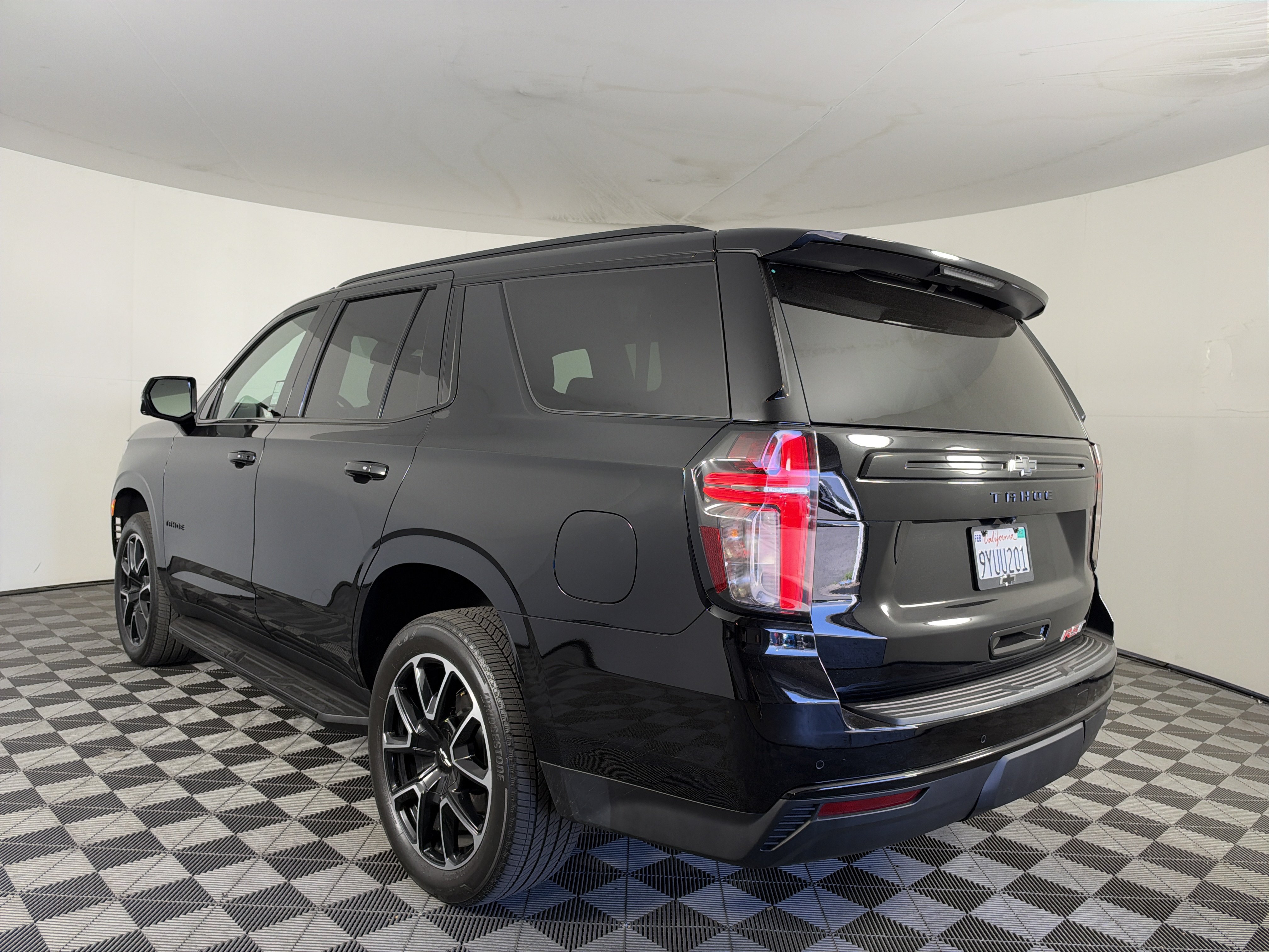 Used 2024 Chevrolet Tahoe RST w/ Luxury Package AWD/4WD image 8
