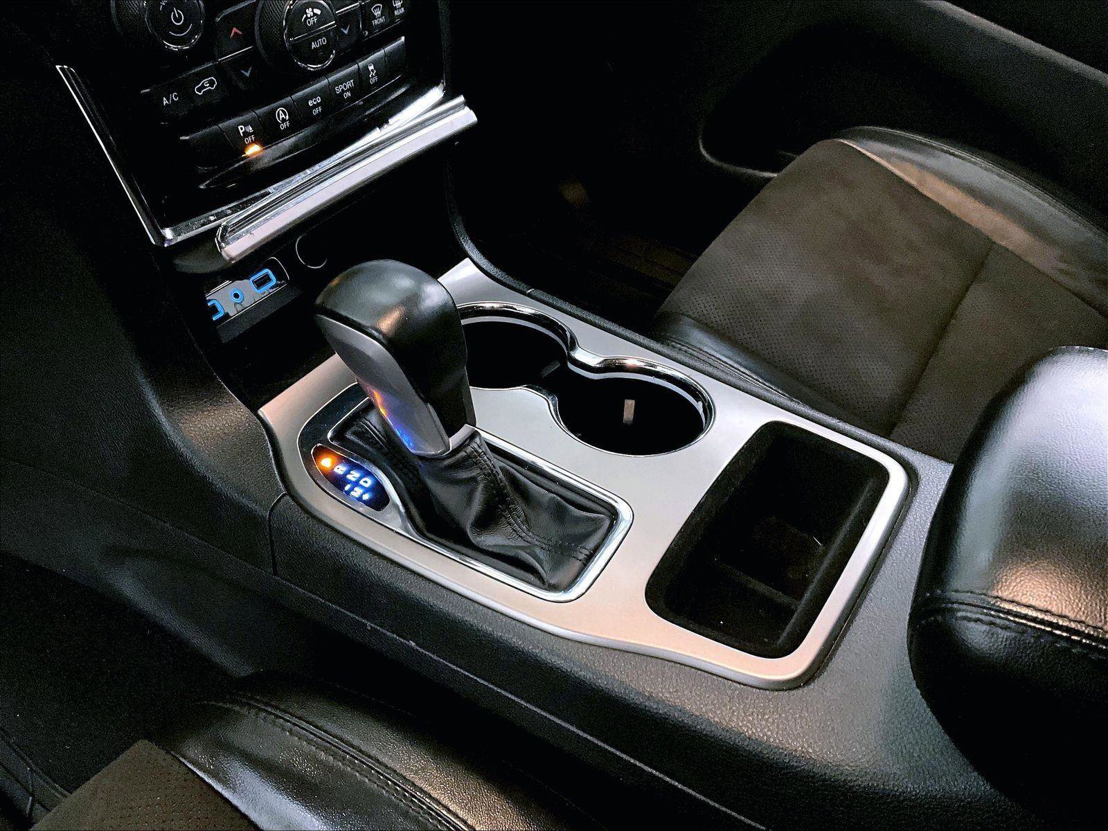 Used 2021 Jeep Grand Cherokee Laredo X image 16