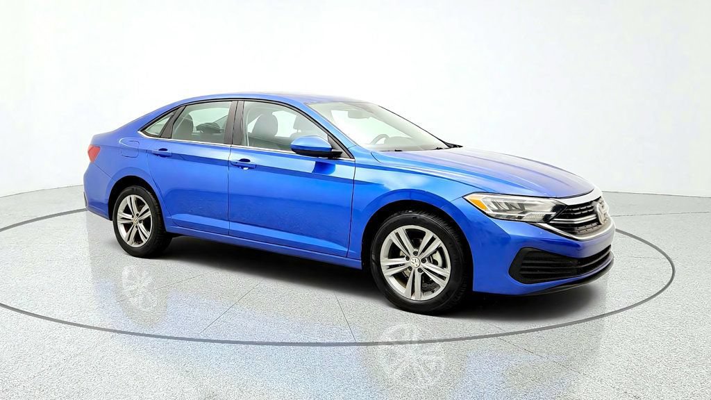 Used 2024 Volkswagen Jetta SE FWD image 3