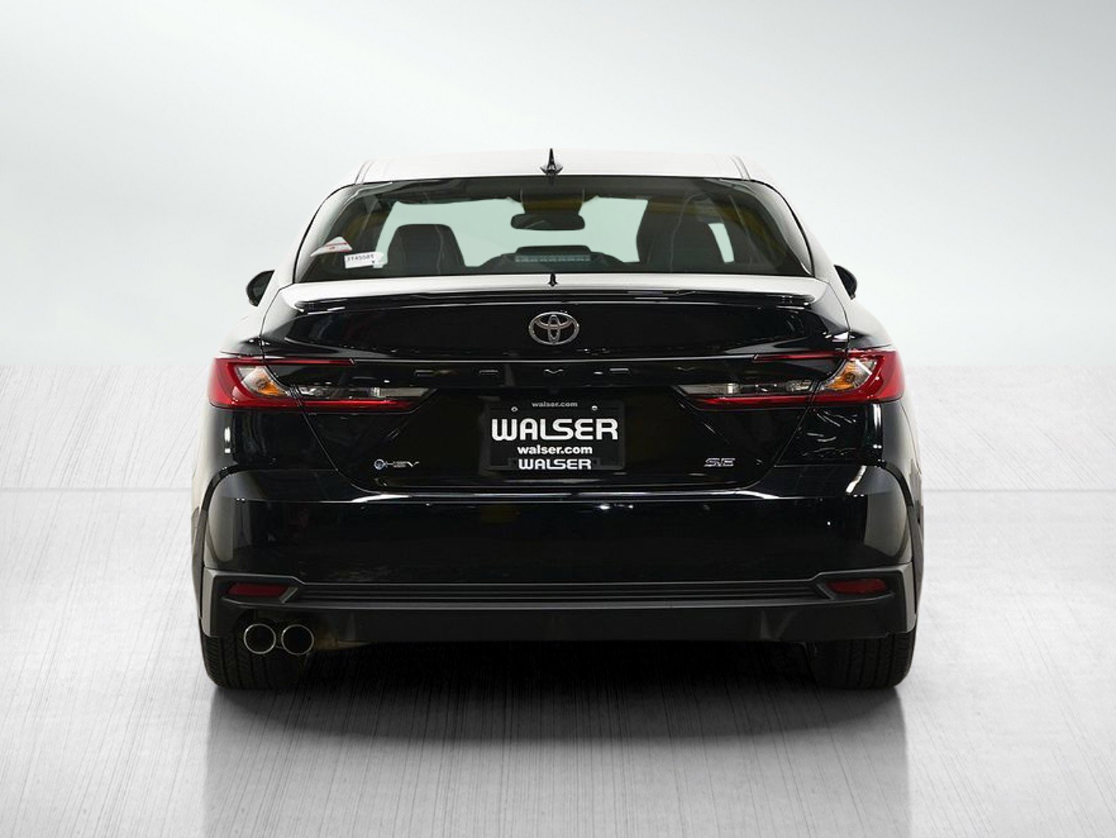 Used 2025 Toyota Camry SE FWD image 4