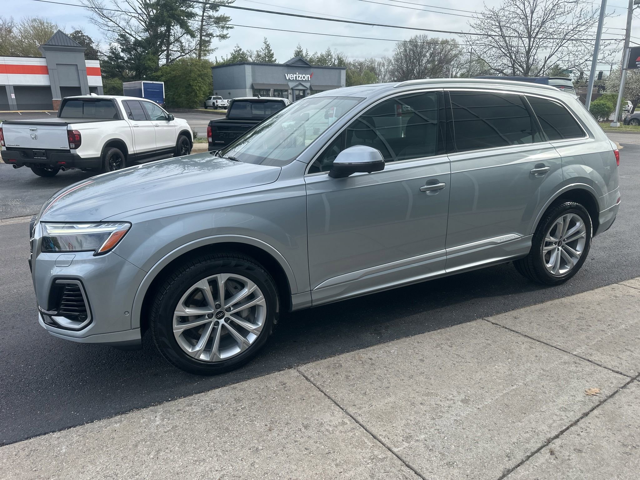 Used 2025 Audi Q7 3.0T Premium Plus AWD/4WD image 7