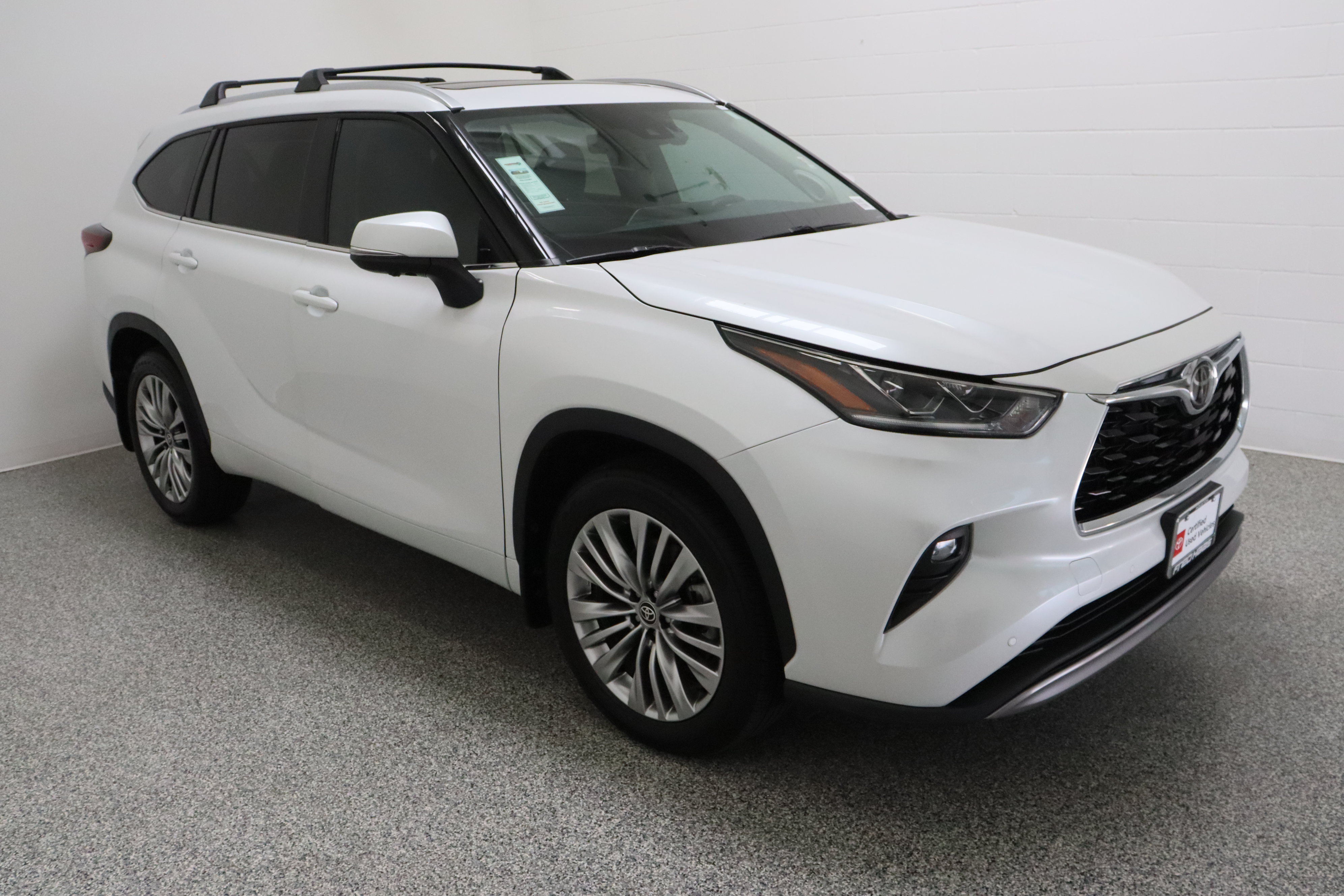 Certified 2026 Toyota Highlander Platinum AWD/4WD image 4