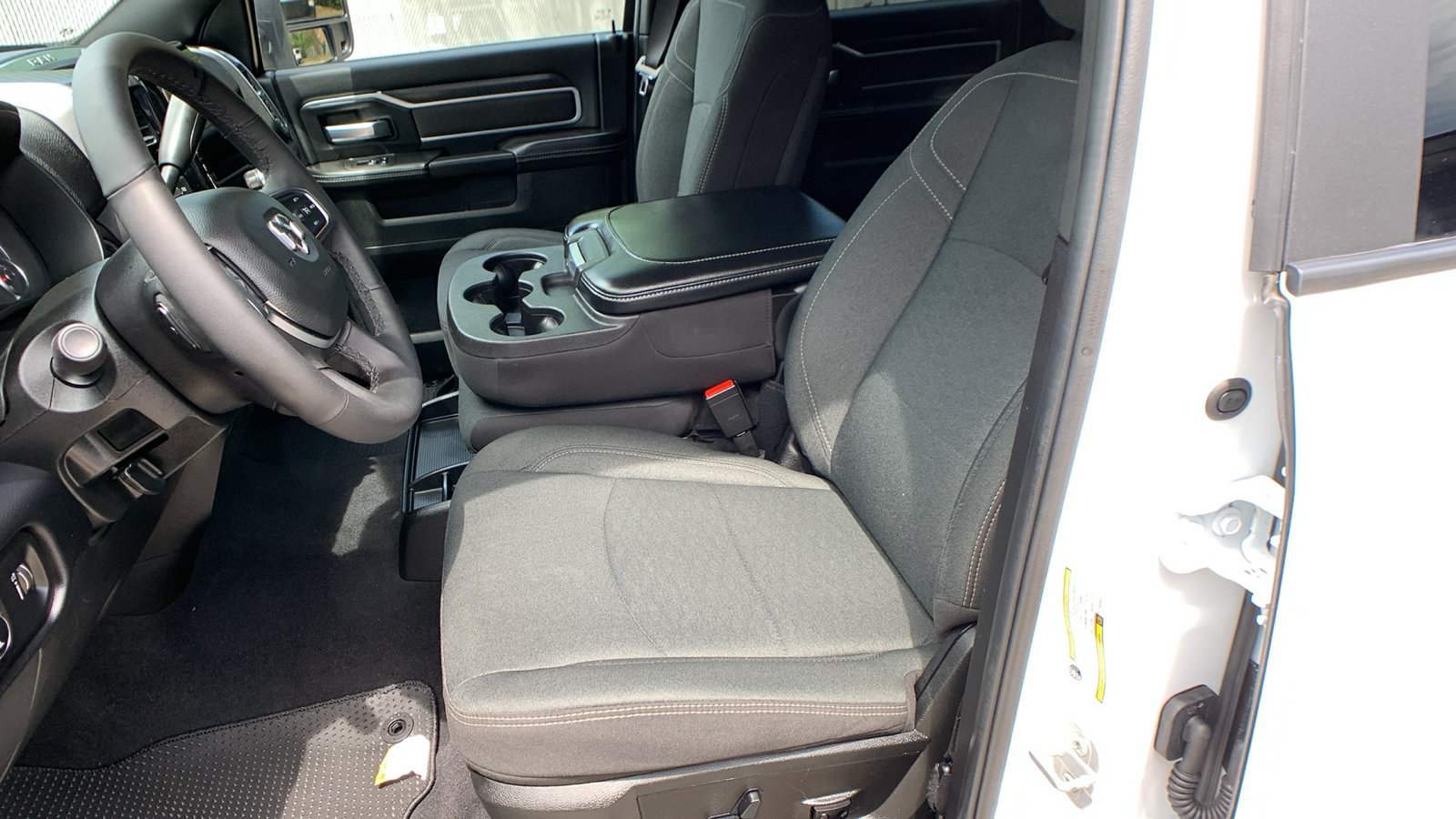 Used 2025 RAM 2500 Big Horn AWD/4WD image 14
