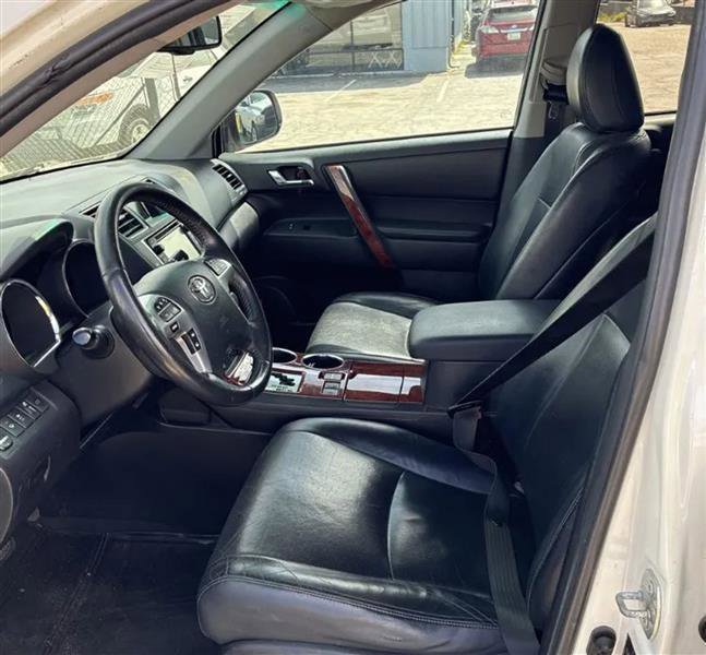 Used 2013 Toyota Highlander Limited FWD image 8