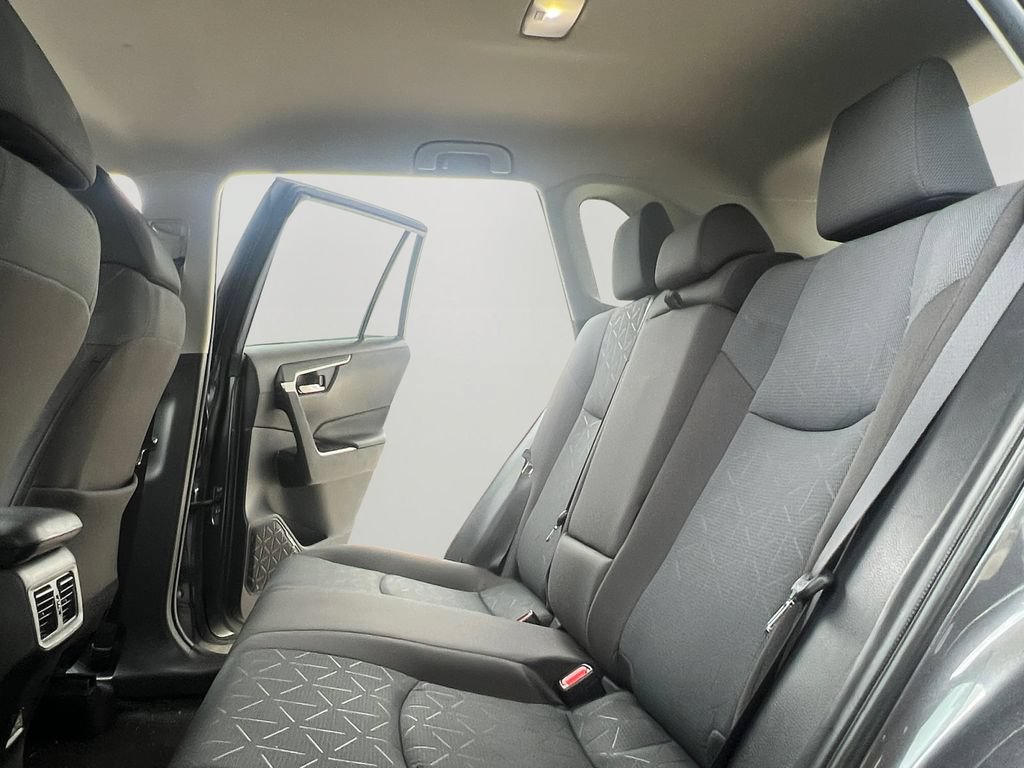 Used 2025 Toyota RAV4 XLE AWD/4WD image 24