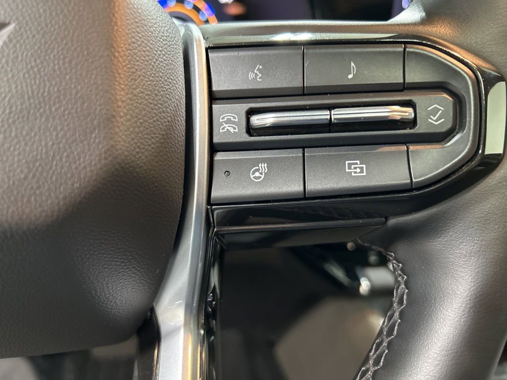 Used 2024 Chevrolet Colorado ZR2 w/ ZR2 Convenience Package III image 15