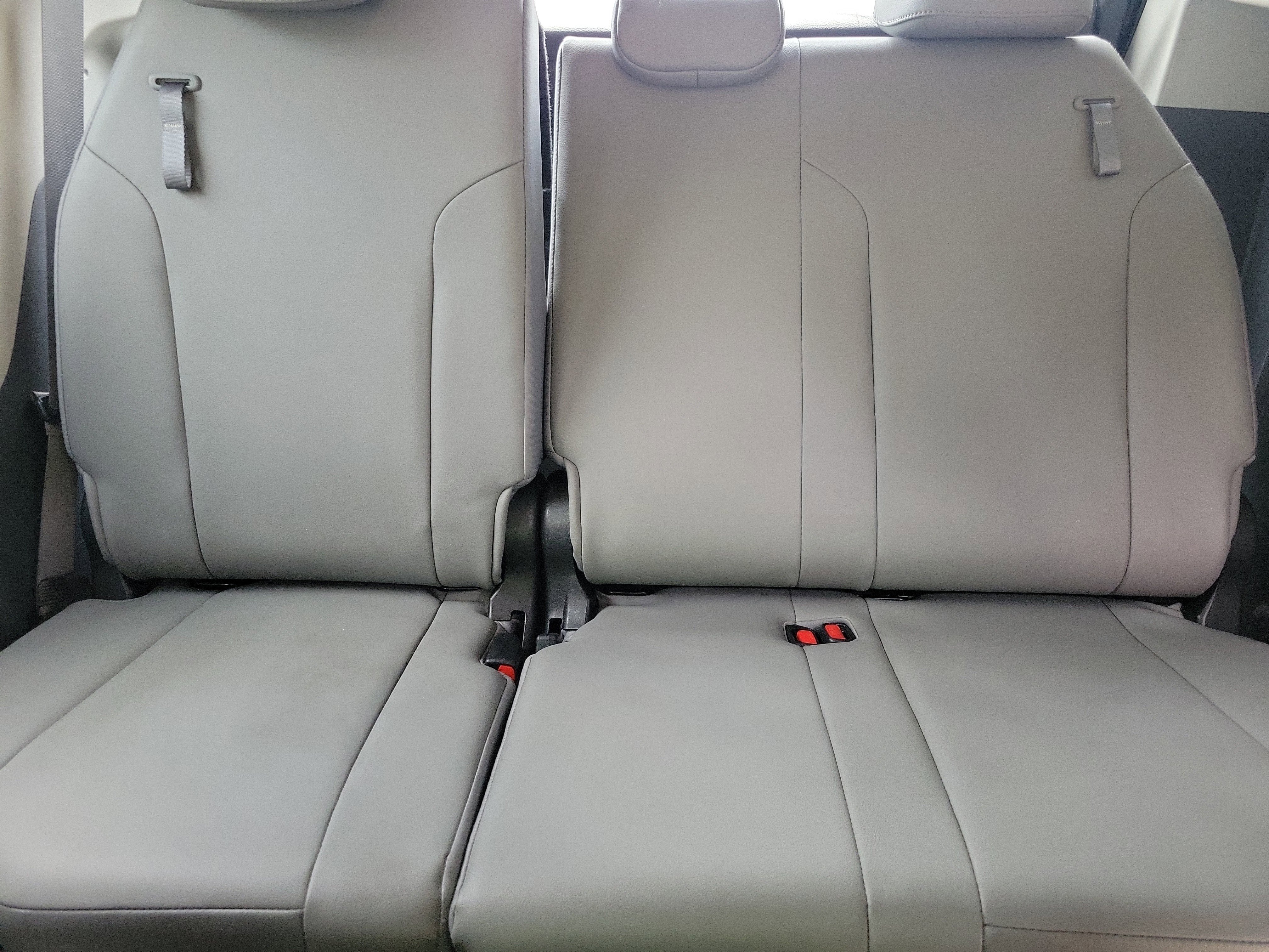 Used 2022 Toyota Sienna XLE w/ XLE Plus Package FWD image 10