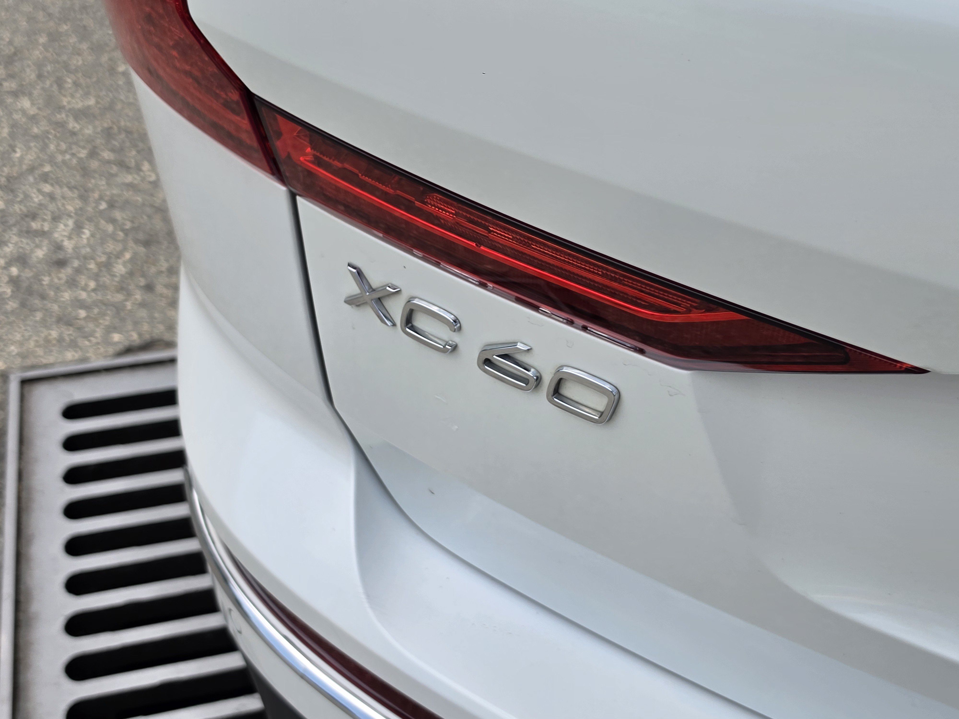 Used 2018 Volvo XC60 T6 Momentum w/ Advanced Package AWD/4WD image 18