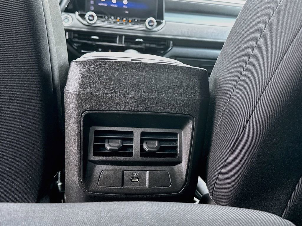 Used 2024 Chevrolet Colorado LT w/ LT Convenience Package II AWD/4WD image 25