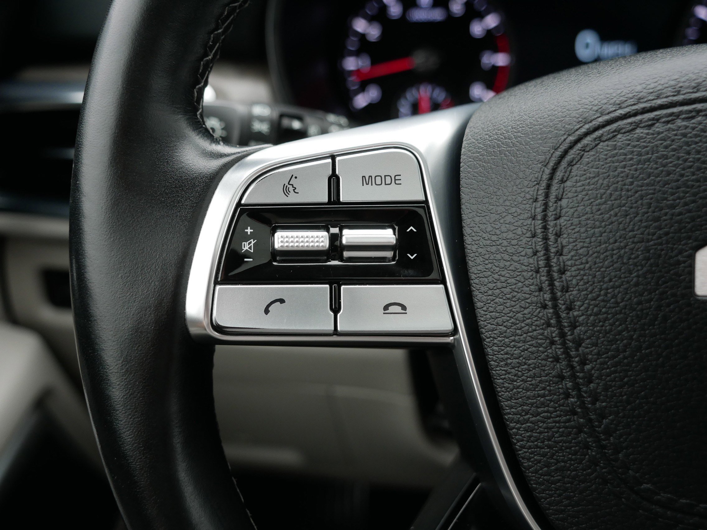 Certified 2022 Kia Telluride SX w/ Towing Package AWD/4WD image 31