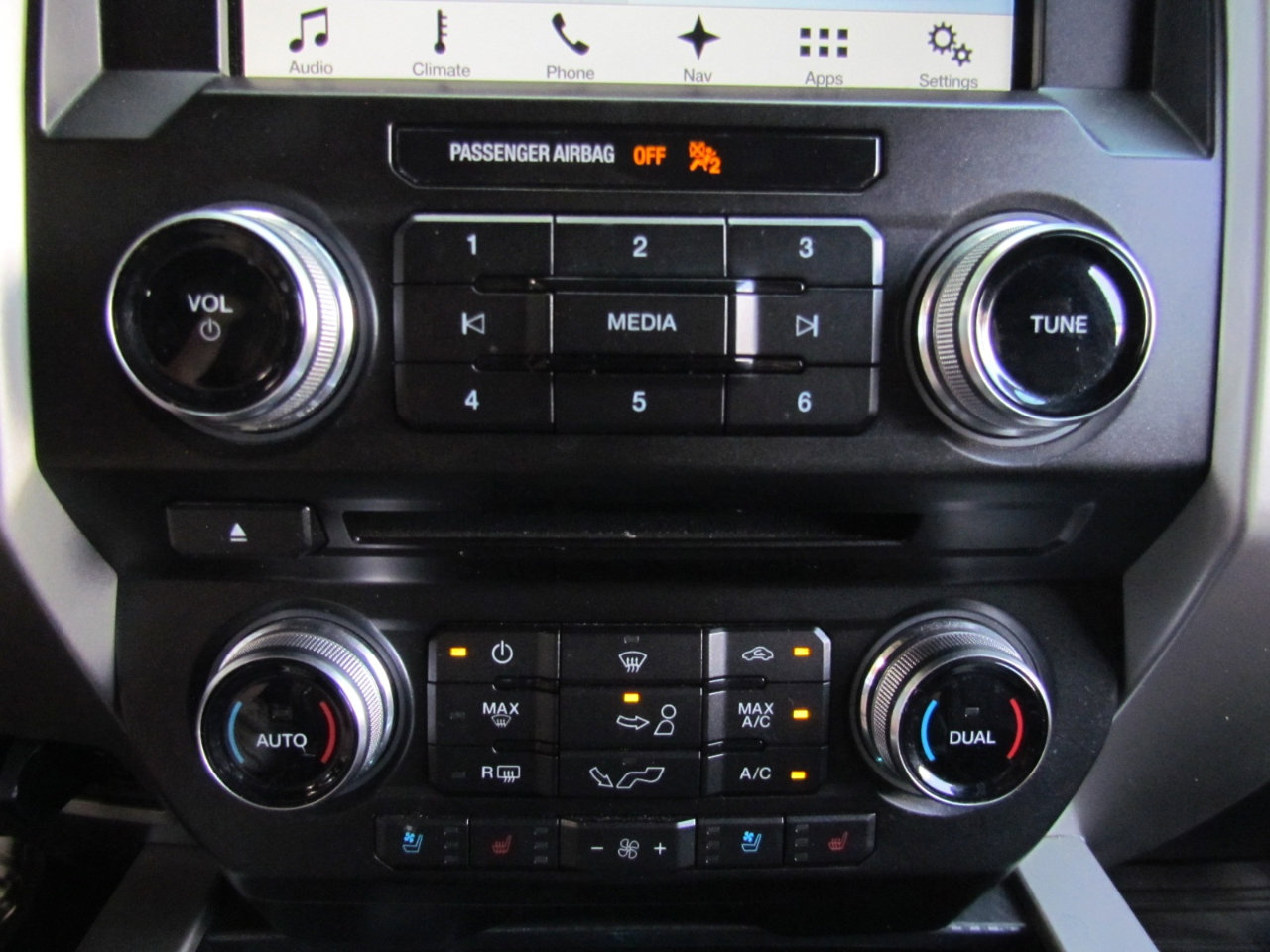 Used 2018 Ford F150 Lariat w/ Equipment Group 502A Luxury image 44