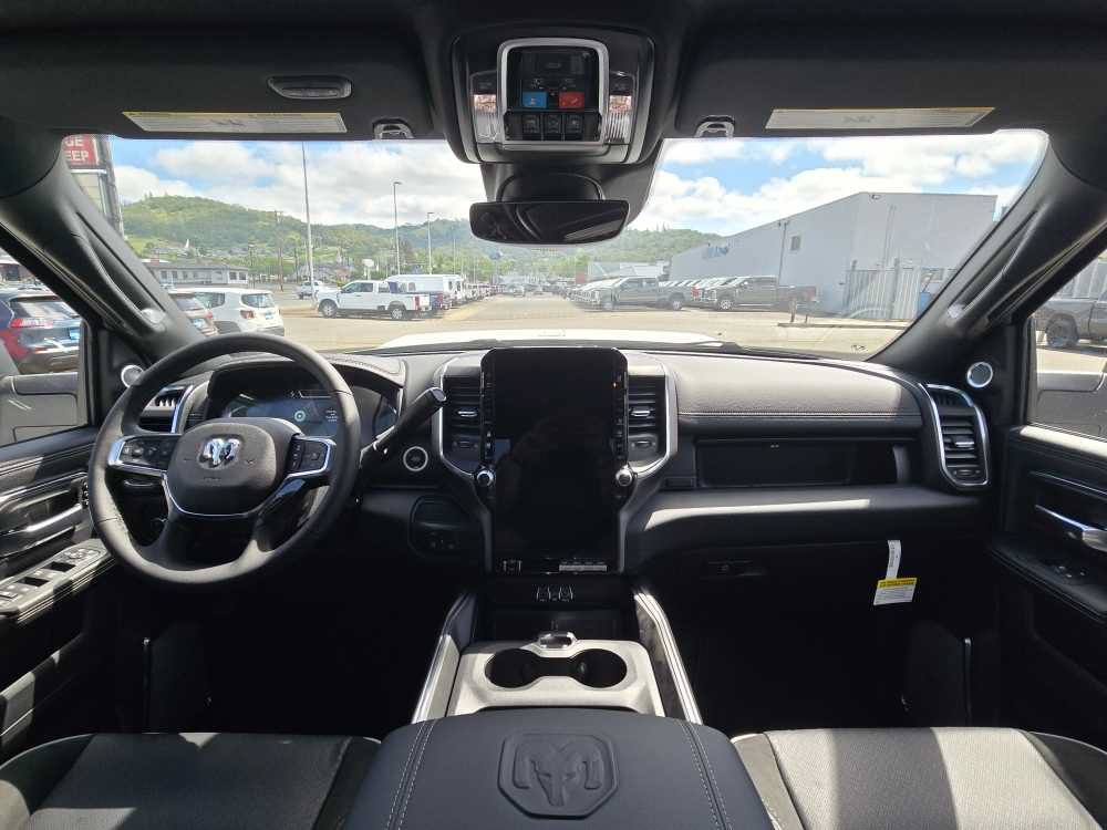 New 2026 RAM 2500 Laramie AWD/4WD image 15