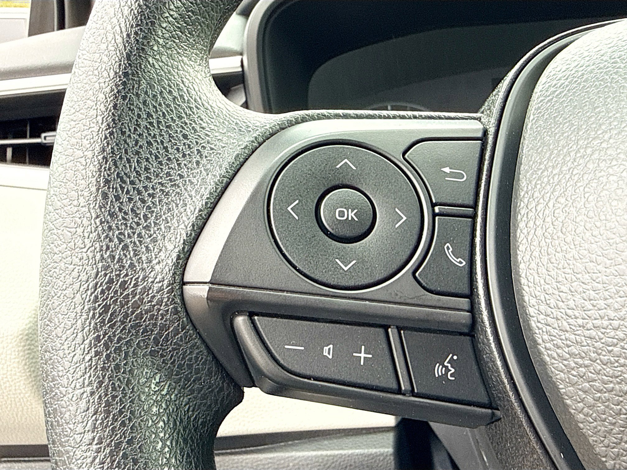 Used 2025 Toyota Corolla LE image 34