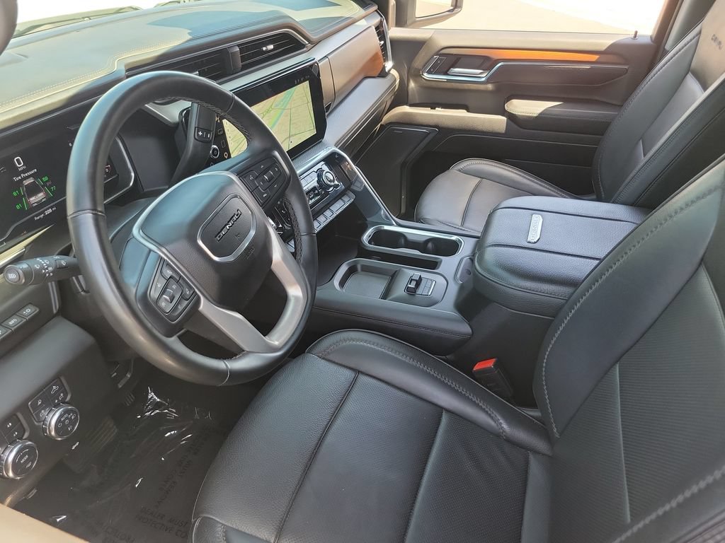 Used 2024 GMC Sierra 3500 Denali w/ Denali Reserve Package AWD/4WD image 3