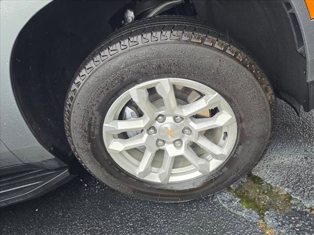 Certified 2025 Chevrolet Suburban LS image 14