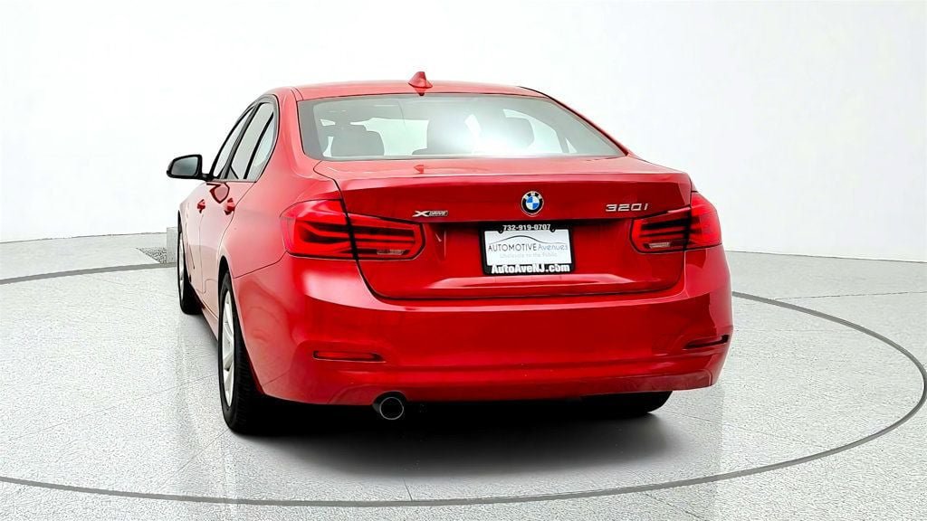 Used 2016 BMW 320i xDrive Sedan AWD/4WD image 6