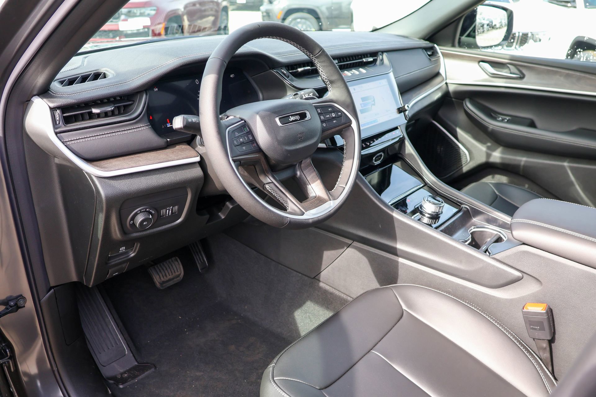 New 2026 Jeep Grand Cherokee Limited image 3