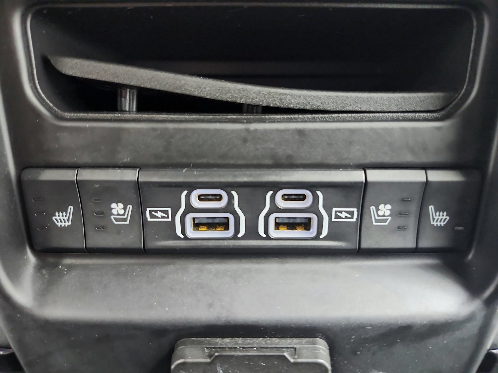 Used 2023 RAM 1500 Limited w/ Body Color Bumper Group AWD/4WD image 40