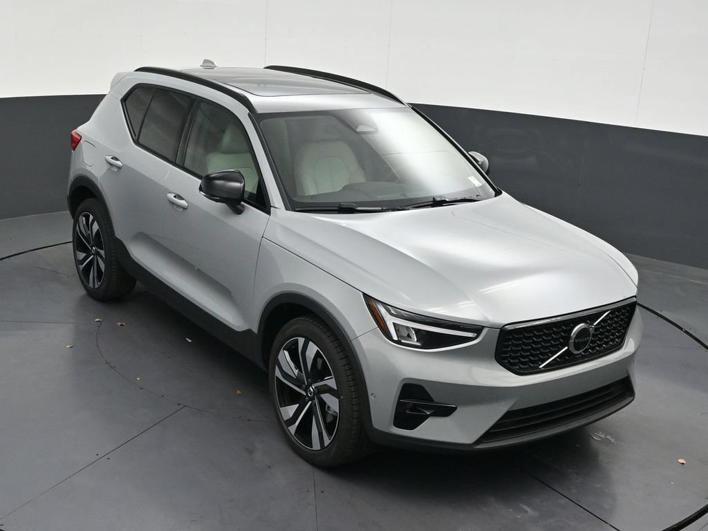 New 2026 Volvo XC40 B5 Plus w/ Protection Package Premier AWD/4WD image 19