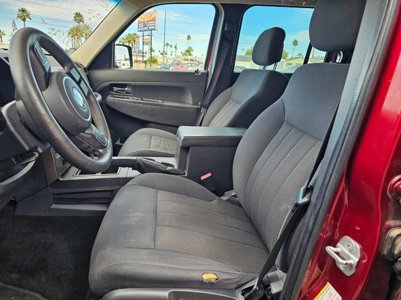 Used 2012 Jeep Liberty Sport image 4