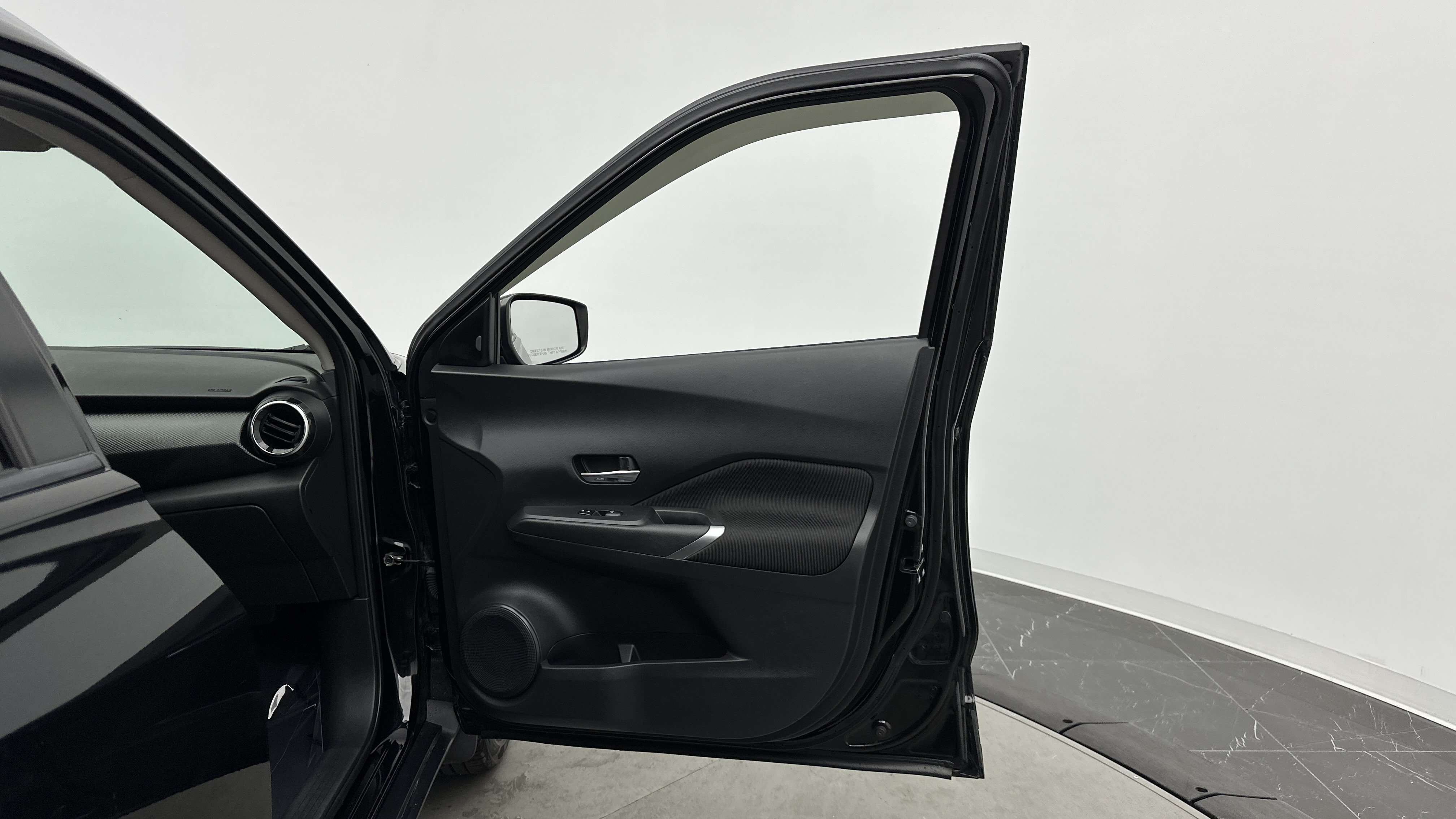 Used 2021 Nissan Kicks SV FWD image 32
