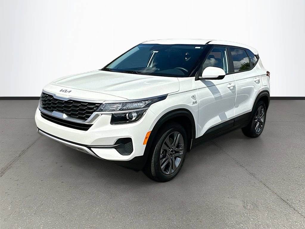 Certified 2023 Kia Seltos LX image 3