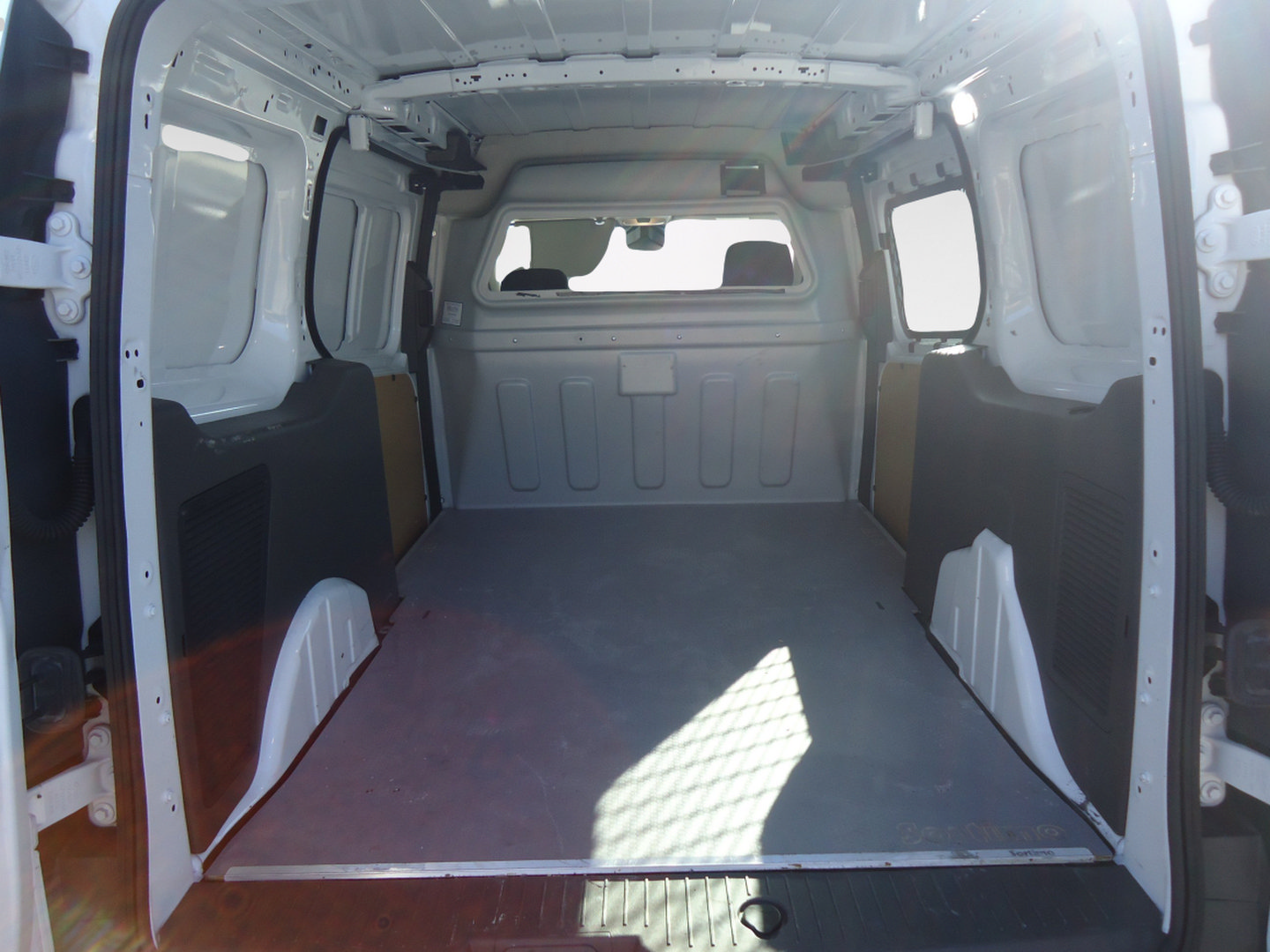 Used 2023 Ford Transit Connect XL FWD image 10