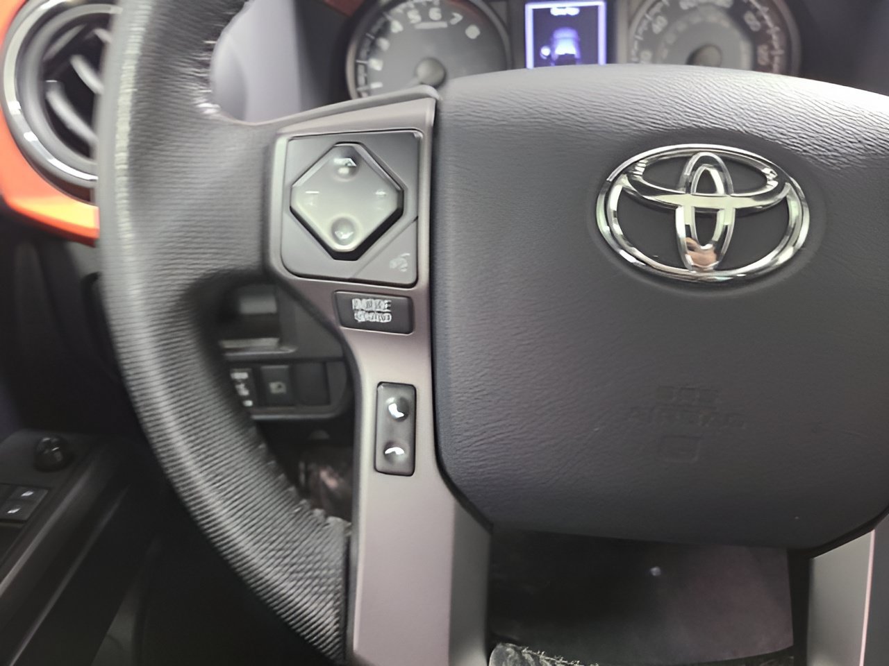 Used 2019 Toyota Tacoma TRD Off-Road AWD/4WD image 26