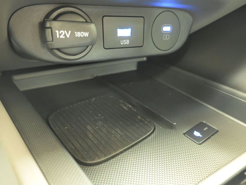 Certified 2025 Hyundai Elantra Sport FWD image 31