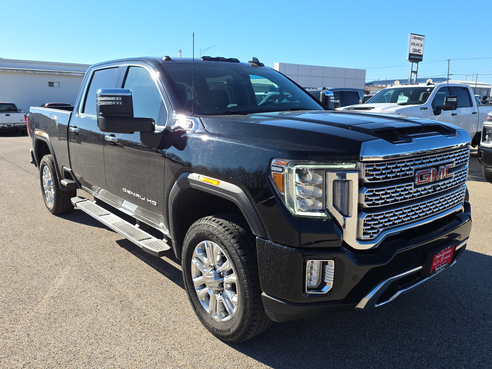 Used 2022 GMC Sierra 2500 Denali w/ Denali Ultimate Package image 2