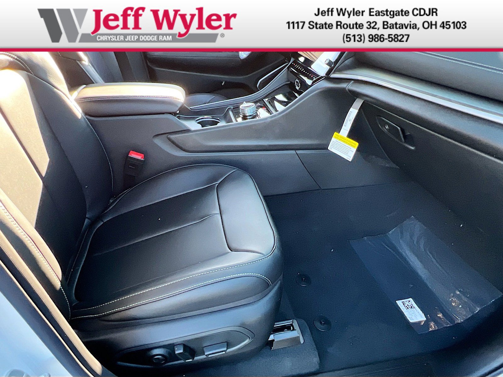 New 2026 Jeep Grand Cherokee Limited w/ Limited Altitude Package AWD/4WD image 21