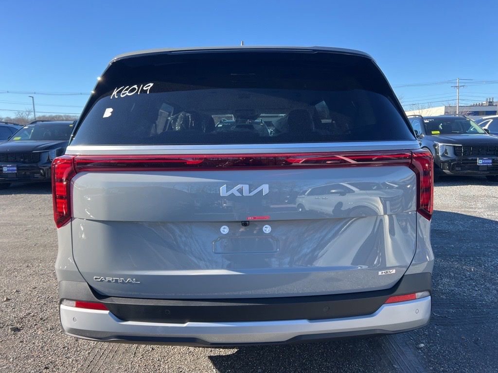 New 2026 Kia Carnival EX image 3