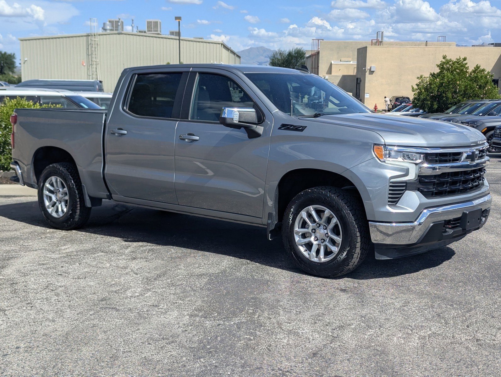 Used 2023 Chevrolet Silverado 1500 LT w/ Z71 Off-Road Package AWD/4WD image 1