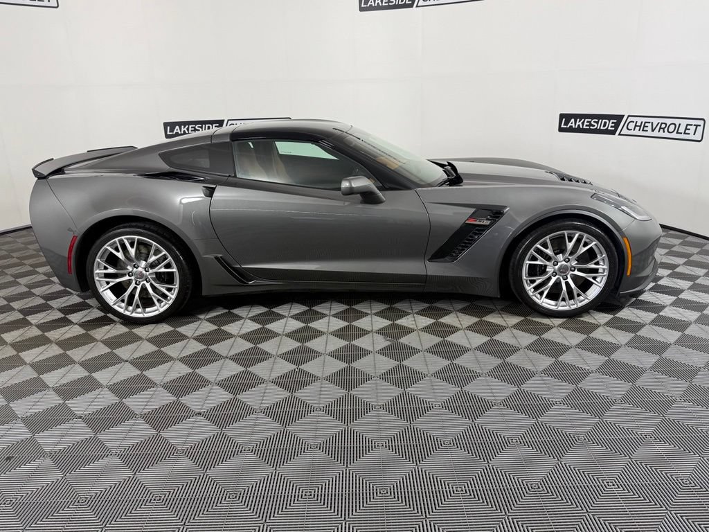 Used 2015 Chevrolet Corvette Z06 w/ 3LZ Preferred Equipment Group RWD image 7